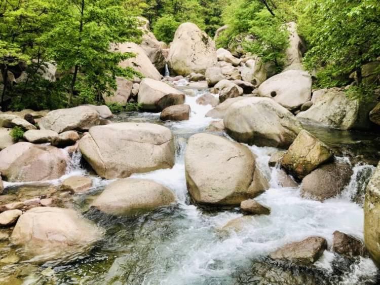  [九水]雨后的九水瀑布飞流直下 九水游览区进入全年最佳观赏期