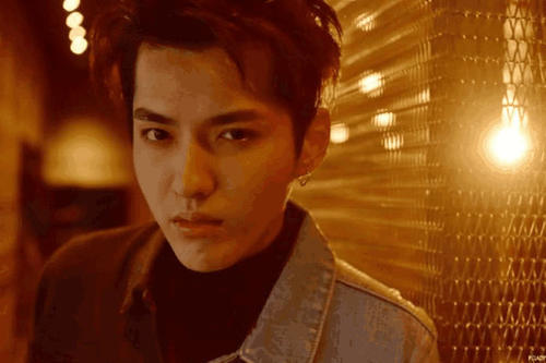 网友造谣吴亦凡吸毒，如今被判55万赔偿，被告哭诉：我没钱