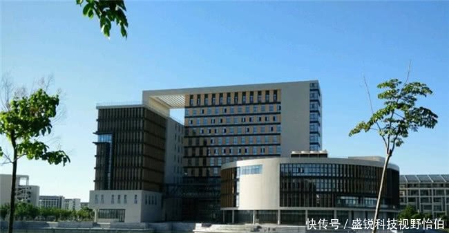 我国最热的大学，平均气温24.5度，新生一到校就想回家复读