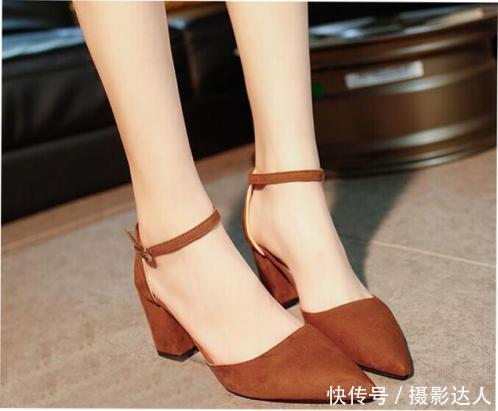 是不是美女,不用看脸,一看腿和高跟鞋就知道了!