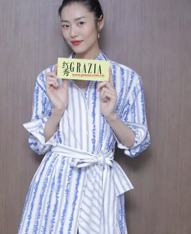 刘雯为时尚拼了，顶一款“泡面头”走秀场，鞋子竟是麻绳做的!