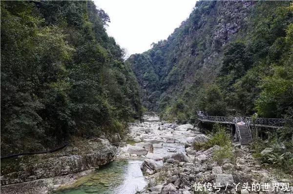 夹缝岩——这处藏匿于贵州大山深处的原始风景，竟然被我找到了