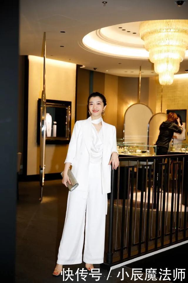 『显得太过』30岁女性春夏别乱穿,学三木博主“同色系”搭配,时髦气质还高级
