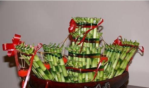  贵竹盆栽■富贵竹水培生根有诀窍,跟着学“多久换一次水”,养得叶绿根壮