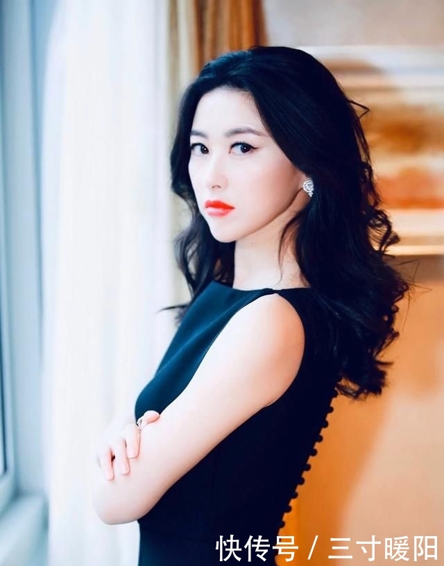 精英律师栗娜主演