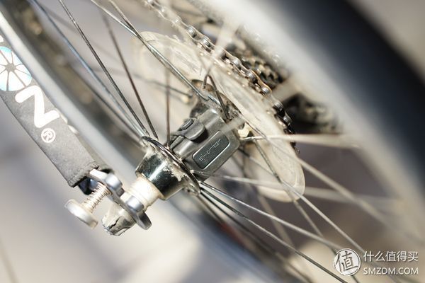 不专业通勤骑行者角度评测山人技术 DISCOVERY智能码灯