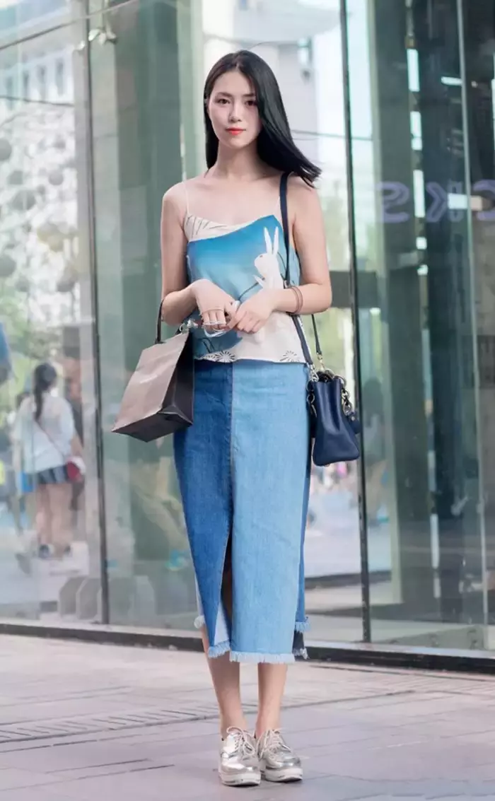 街拍路人，想要秒变大长腿，怎么少得了这几款时尚的穿搭?