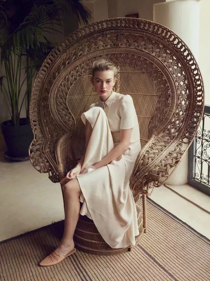 舒适、时尚、显腿长!这个夏天，时髦界都在pick澡堂拖!