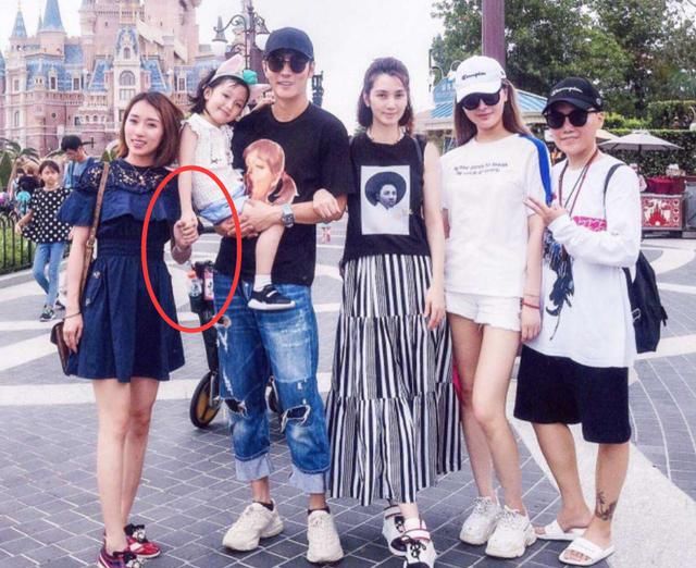 张丹峰与女经纪合照受争议，律师发声明澄清，黑粉立马改口!