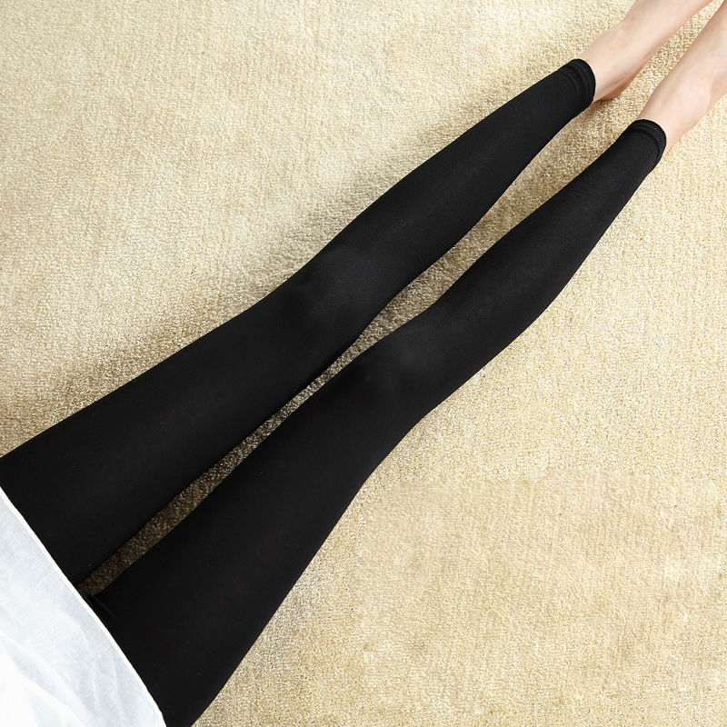 今秋不穿牛仔裤，显瘦百搭“打底裤”掩饰不住的美，回头率翻番