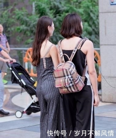 裤子■街拍没办法,闺蜜不听劝,非买小一号的裤子