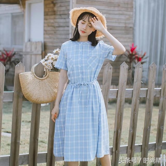 淡雅清新的连衣裙，今夏美到让人挪不开眼睛