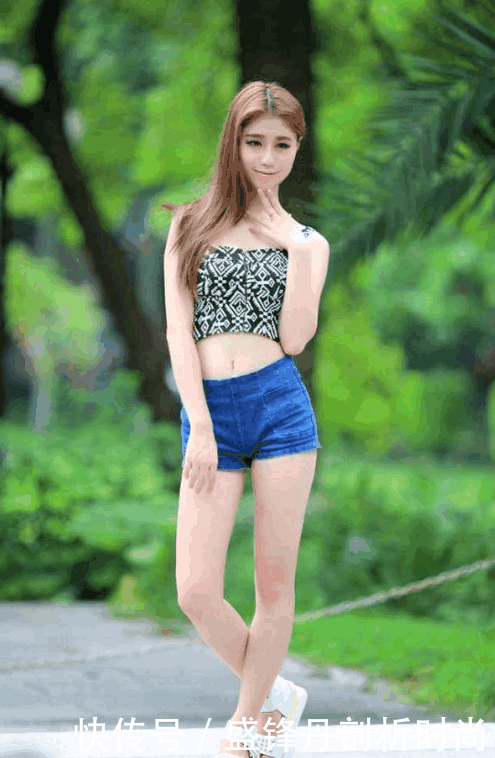 图4吊带配短裤太的迷人， 你妈若想让她当儿媳， 你能追到她吗!