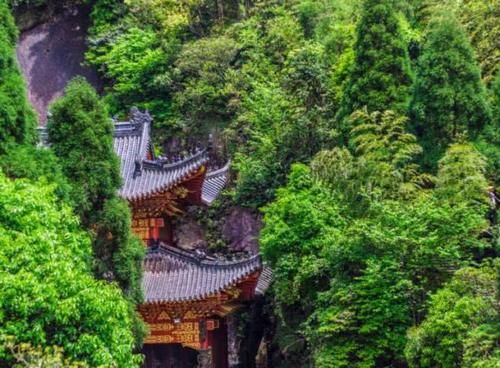 福建最“仙气”的山，传说东海诸仙常在此聚会，被称为“海上仙都