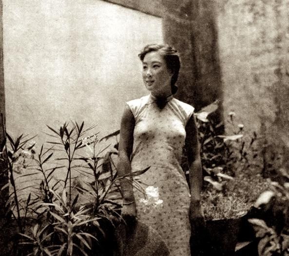  「韵味」真实老照片：四合院里的传统婚礼，穿旗袍的女子韵味十足