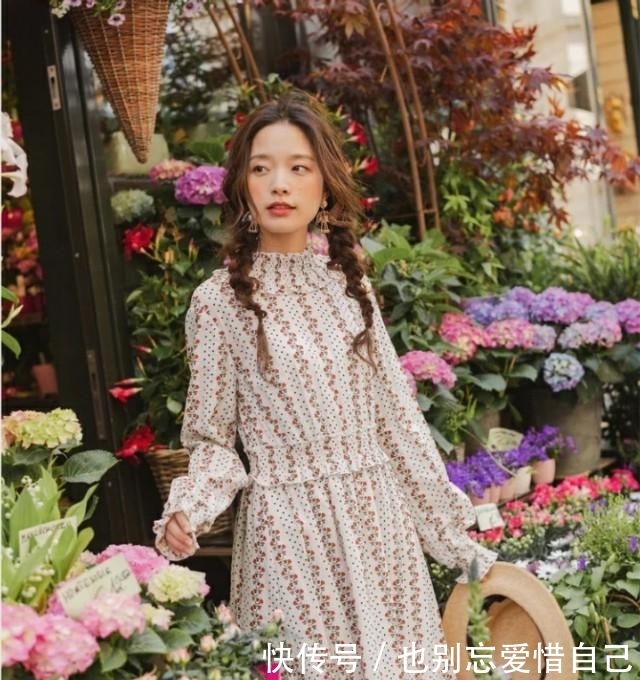 【印花】这一组印花连衣裙穿搭美的自然,让你尽显高贵
