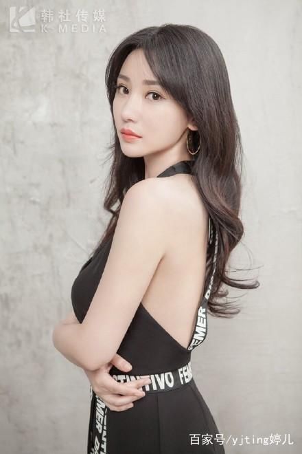 太迷人！有一种魅力叫做柳岩的香肩美背，性感撩人又温婉大气！