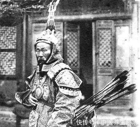  『功名』他是奕徒弟，封建王朝最后的武状元，考取功名后却离奇离世