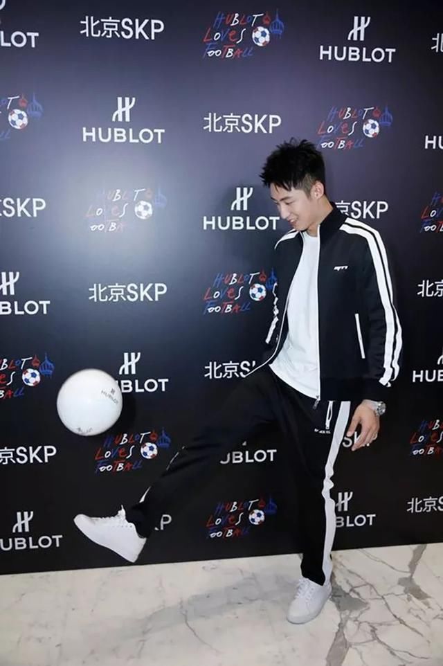 每周芭报|Dior开始卖公仔了!唐嫣居然会说土味情话?