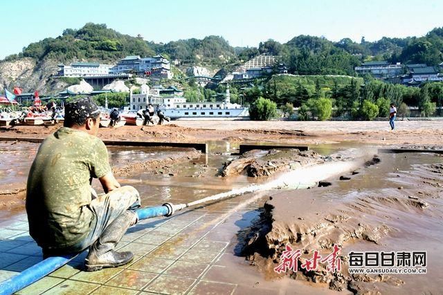 黄河水终于退了，岸边成了这样