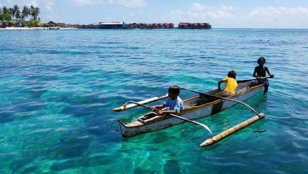 “最后一支海洋游牧民族”在水底来去自如，却“晕陆地”