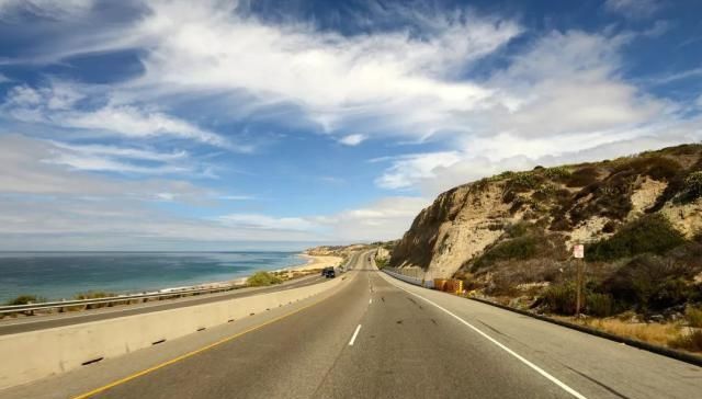 山高路远，美到极致的自驾公路旅行