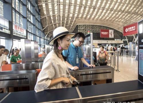 中国最漂亮火车站：花费140亿，历时5年才建好，获得多项建筑大奖