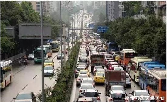  「车站」重庆红旗河沟车站即搬迁，空心圆筒楼和大巴穿楼，是否依然无恙？