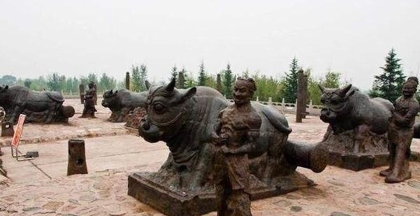 黄河发现四尊镇河“千年铁牛”，如今依旧崭新，专家都无法解释