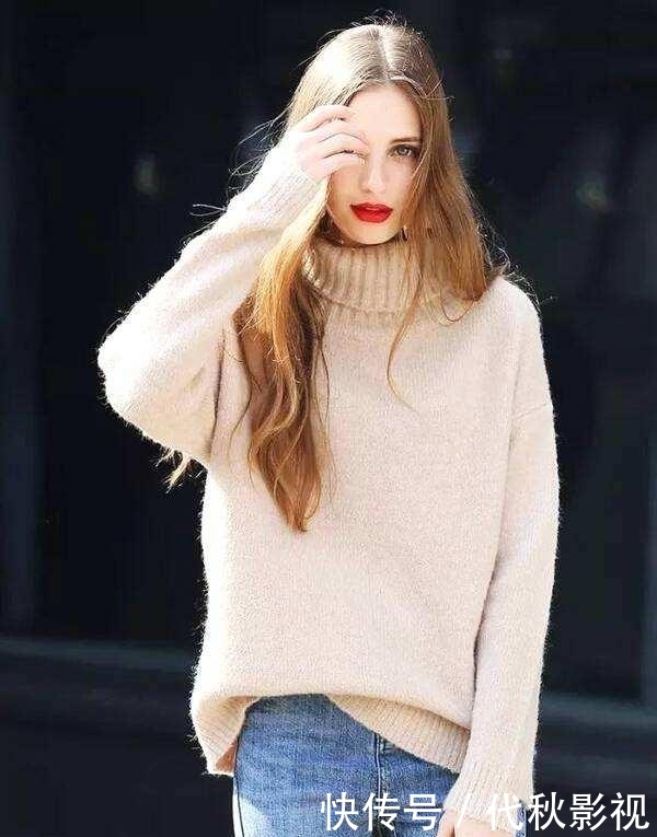 【酒红色】建议皮肤黑黄的女人,毛衣多穿这3个“显白色”,上身减龄显气色