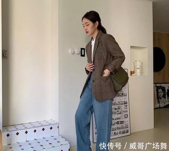 选择■一篇教你如何用同色系套装穿出3种风格,学会让穿搭少个大烦恼