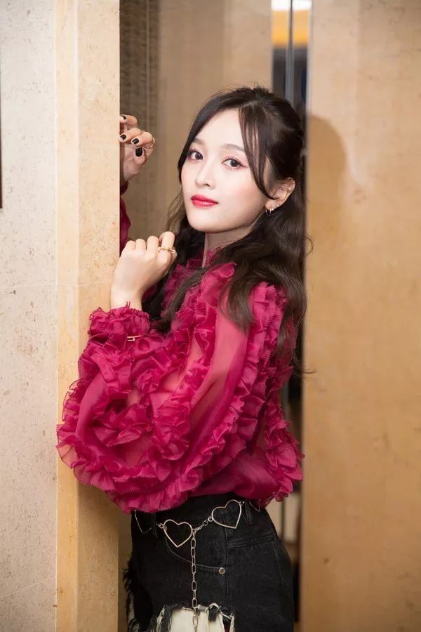 又被张雨绮美到了!雪莉为了瘦这么拼?