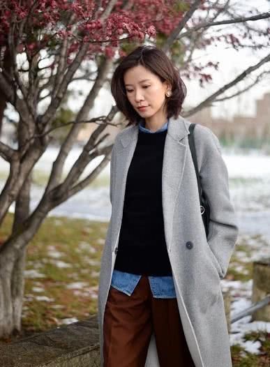  「舒适」40岁的女人别再乱穿衣，学ins时尚宝妈的日系穿搭，舒适不张扬