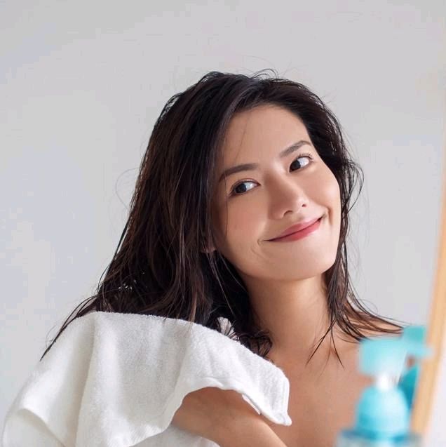  吹头发：洗头的时候，做这四件事。你的头发越来越顺，你的发量越来越安静