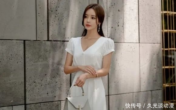 云霄:美图图鉴:孙允珠,云霄炫白飘影宫廷袖清纯长裙