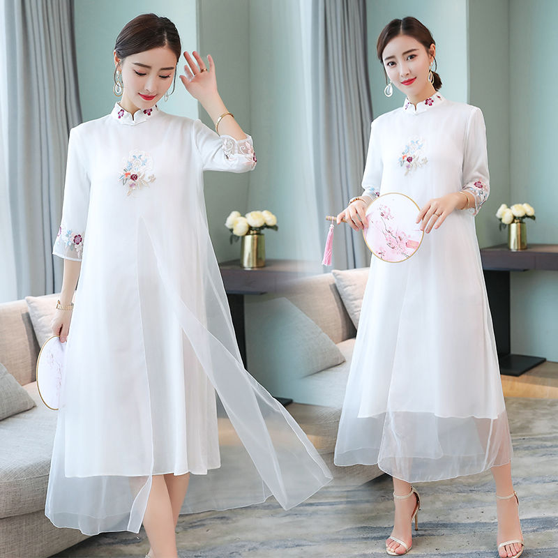 适合任何身材的纯色“包臀裙”,显白又显瘦,简单就很美