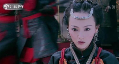 看看紫萱戴过的额饰，一个比一个精致，就知道现在古装剧有多敷衍