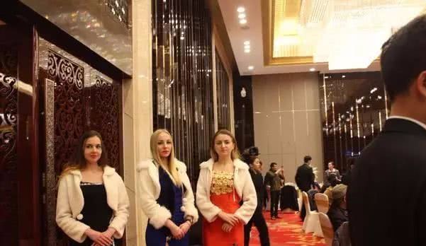 去俄罗斯旅游，要是给当地美女200元人民币，能得到啥服务？