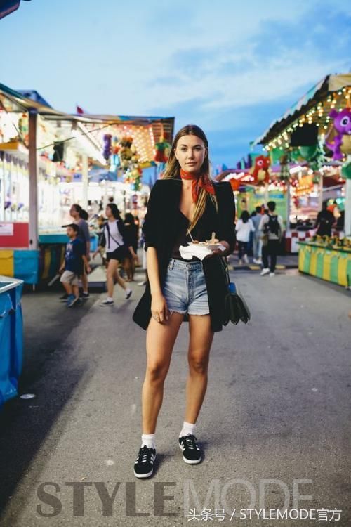 穿来穿去，还是球鞋美过高跟鞋！