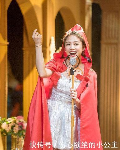 她签约韩国后遭解约,只因公司要求她进行整容,回国的她愈来愈美