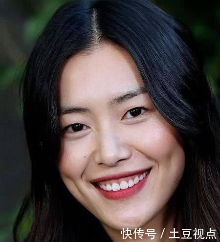  『漂亮』女生脸上有这3个“窝”，是典型的“美人脸”，精致漂亮有魅力！