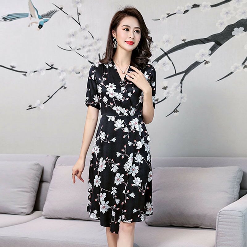 新出一种裙:真丝裙，贵气排场显端庄，虽然小贵，一穿美爆也值了