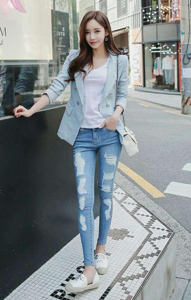 紧身裤回头率爆表，优雅甜美尽显性感魅力，好身材一览无遗