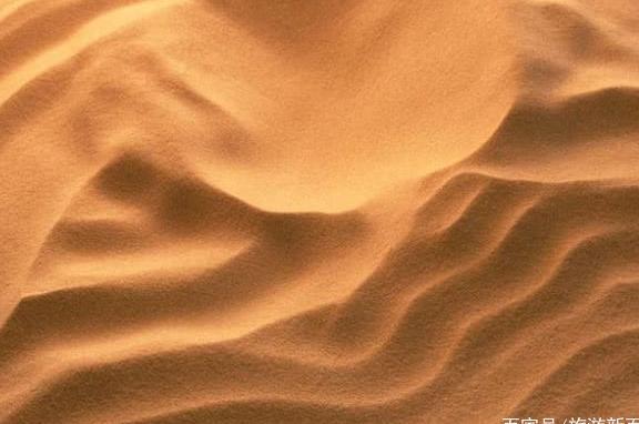 中国沙漠有这么多沙子，为什么没人拿来盖房，看完你就知道了！