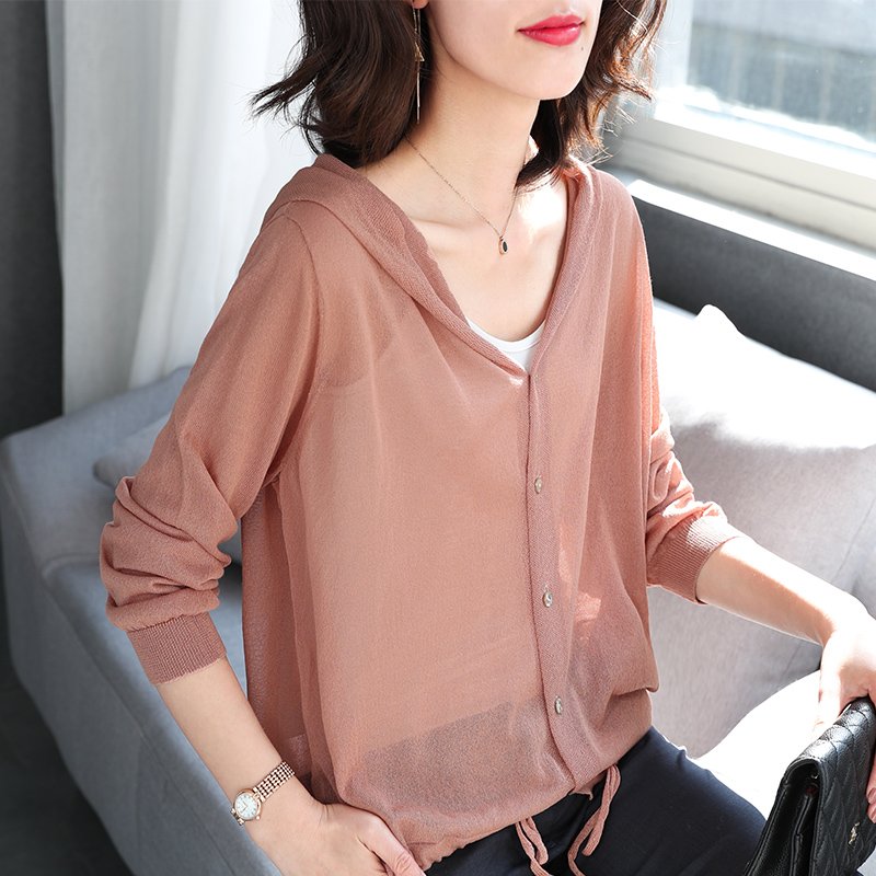 别再穿紧身裤了，太土!有一种糖果色开衫，上身爸妈都说清新减龄