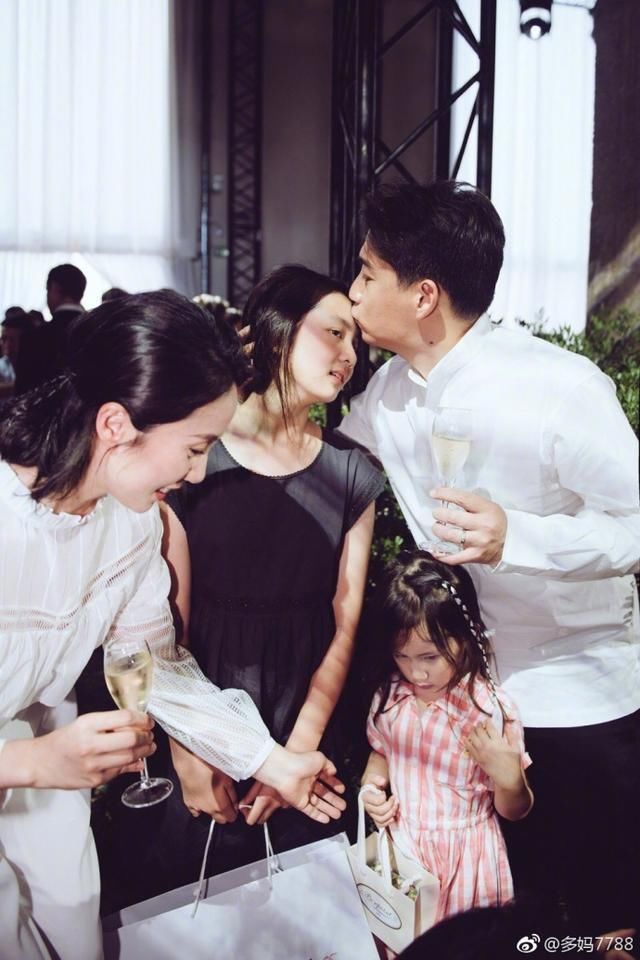 谢娜流泪表示：咬牙心疼带宝宝打疫苗，可它却是假的！