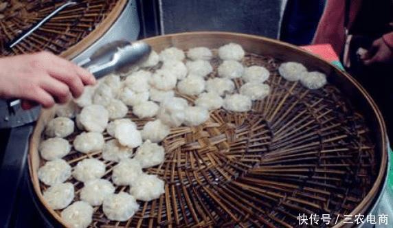 #当地#因舌尖上的中国而出名,一大锅3分钟就卖光,会做的就这一个城市
