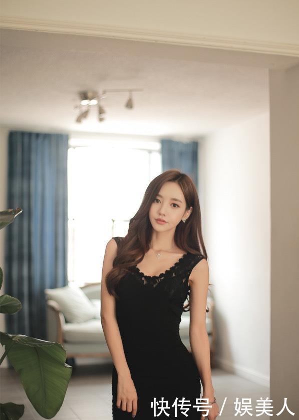  [减龄]孙允珠黑色蕾丝连衣裙，修身减龄显女神气质