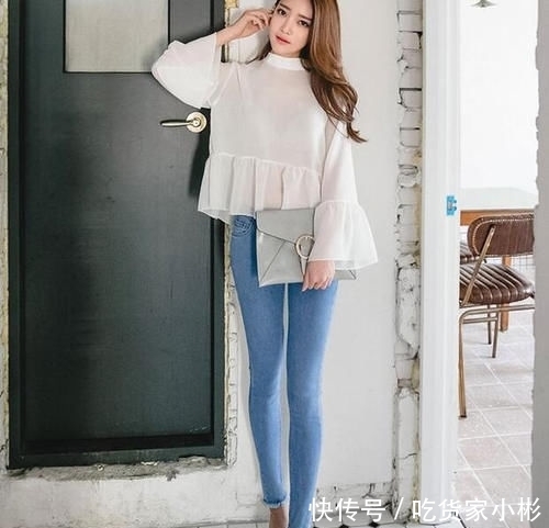 「 显得」显得更加优雅大气！，天生丽质的牛仔裤美女