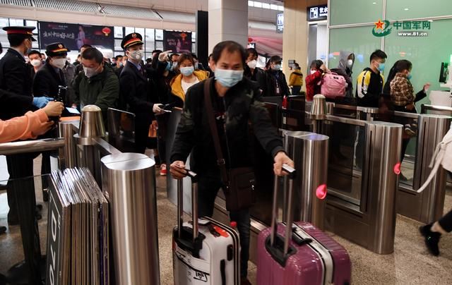  北高速收费站@江城?重启丨解放军报记者全景记录武汉“解封”